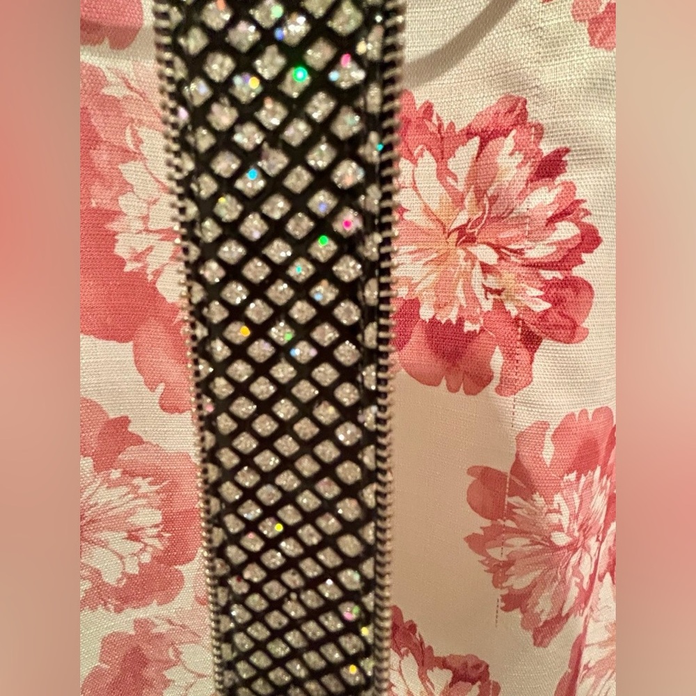 Kohl's Black and Silver Sparkle Belt. Brand new never worn. 47 L x 15 W